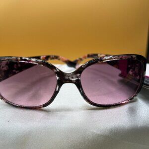 Foster Grant Woman's Violet Lenses Sunglasses
